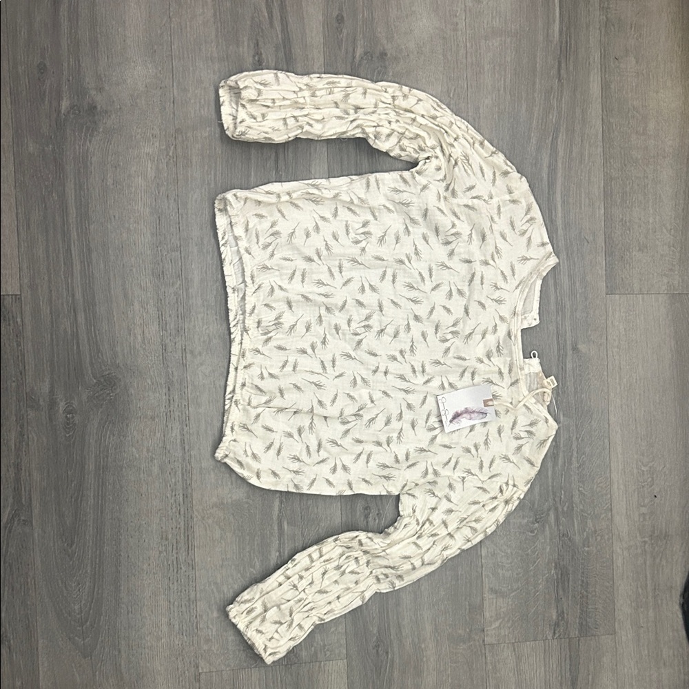 Jessica White and Gray Patterned Top